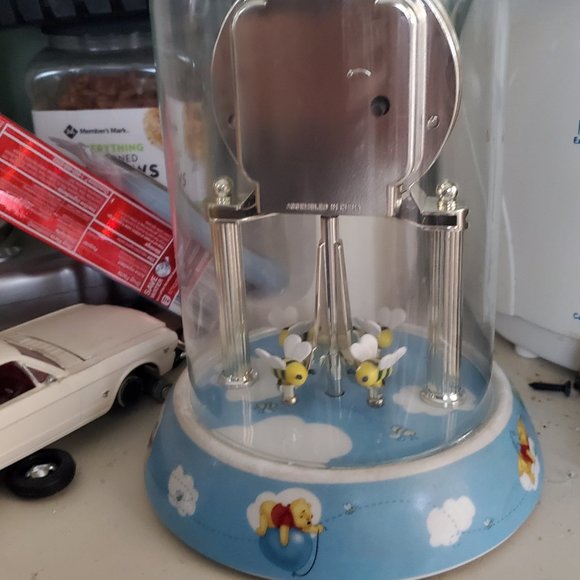 Winnie The Pooh Bees and Ballons Anniversary Clock - Picture 13 of 14